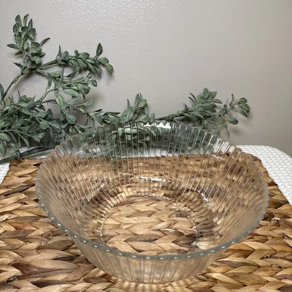 Arcoroc France Fleur Clear Glass Ribbed Serving Salad Bowl 9.3” Scalloped Rim